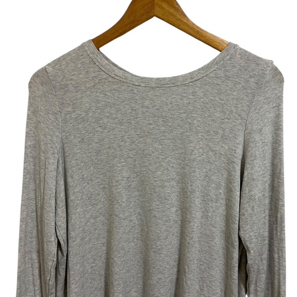 Athleta Grey Ribbed Long Sleeve Shirt Top Pleated Back Activewear Gym Size Small - Picture 6 of 9
